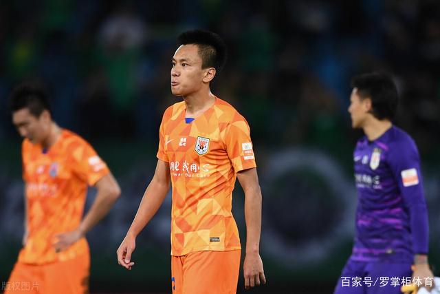 李炎哲22+10新疆加时胜广厦 胡金秋22+12